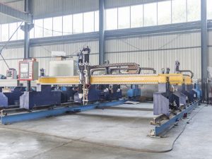 Jenis Gantry cerdas cnc pelat logam mesin pemotong otomatis plasma dan mesin pemotong api